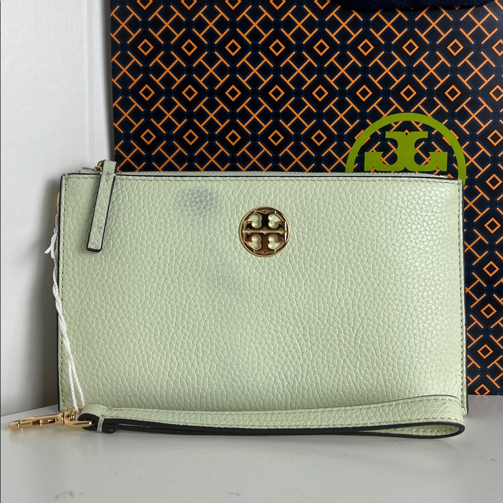 Tory Burch Chelsea Wristlet